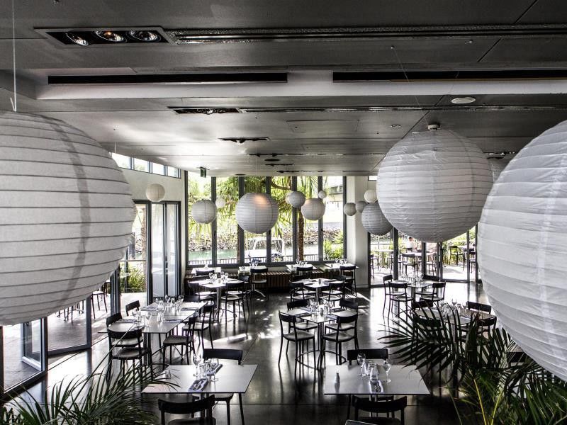 Peppers Blue On Blue Hotel Nelly Bay Exterior photo Interior of the restaurant